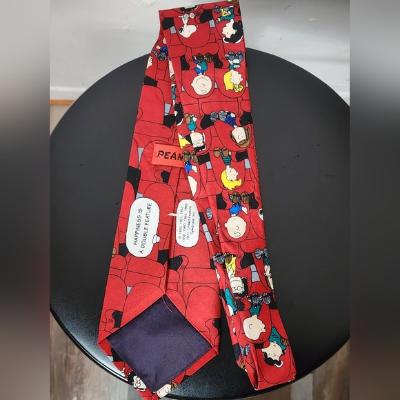 Peanuts | Men's 100% Silk Tie "Happiness is a Double Feature" - Picture 2 of 2